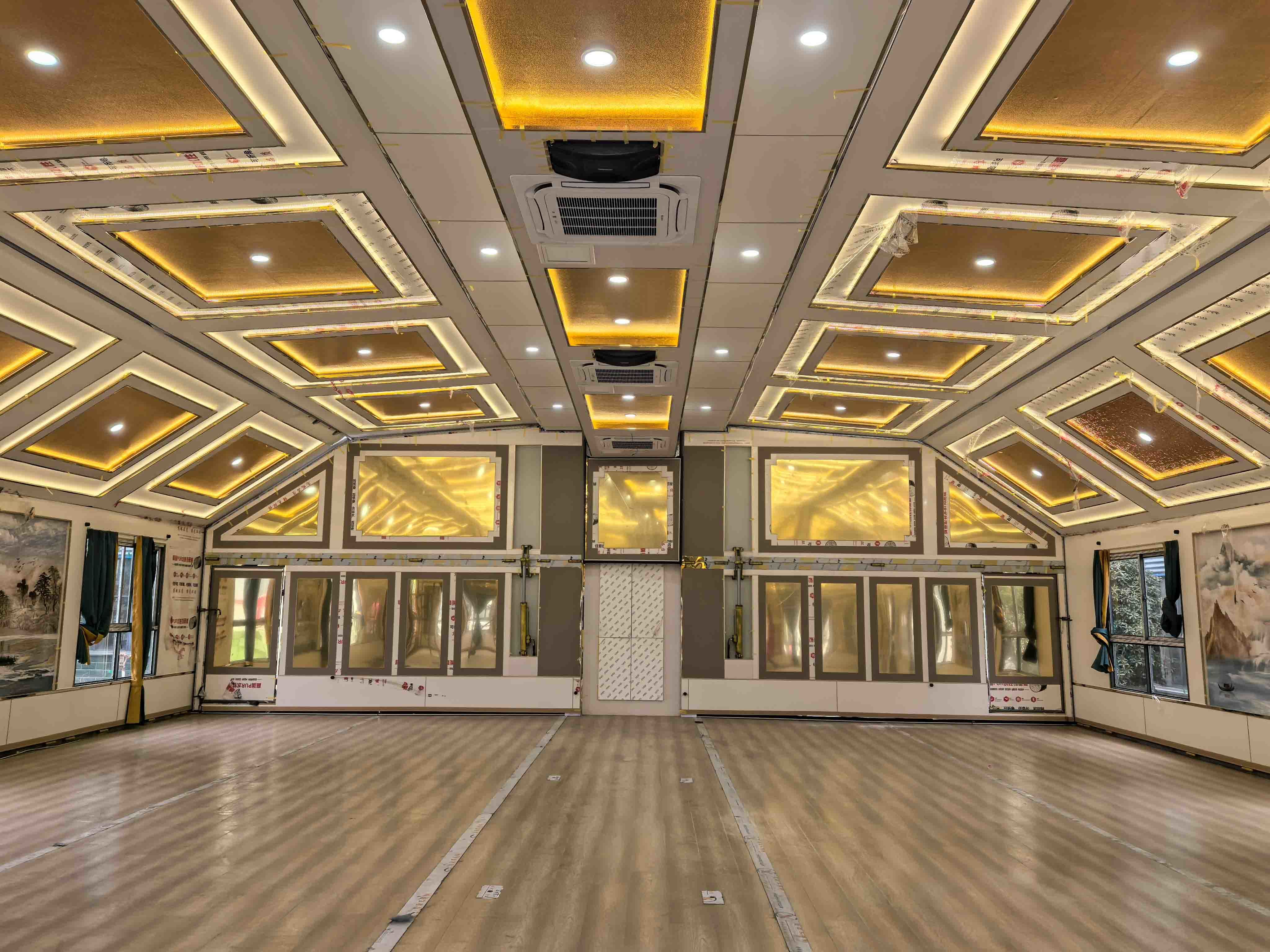 Mobile banquet car