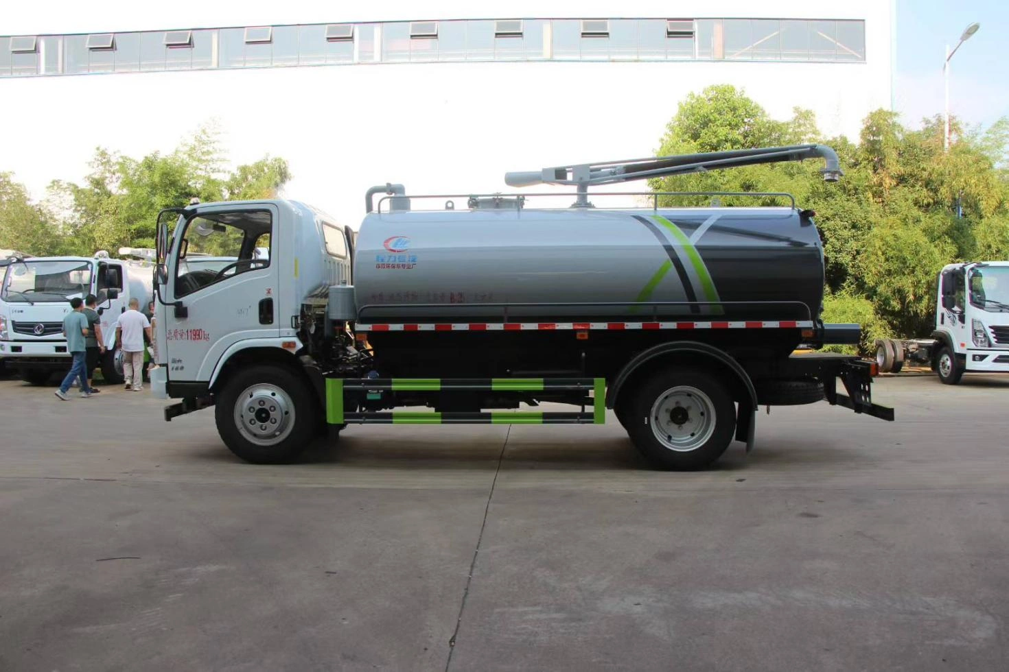 8-cubic-meter Dongfeng fecal suction truck