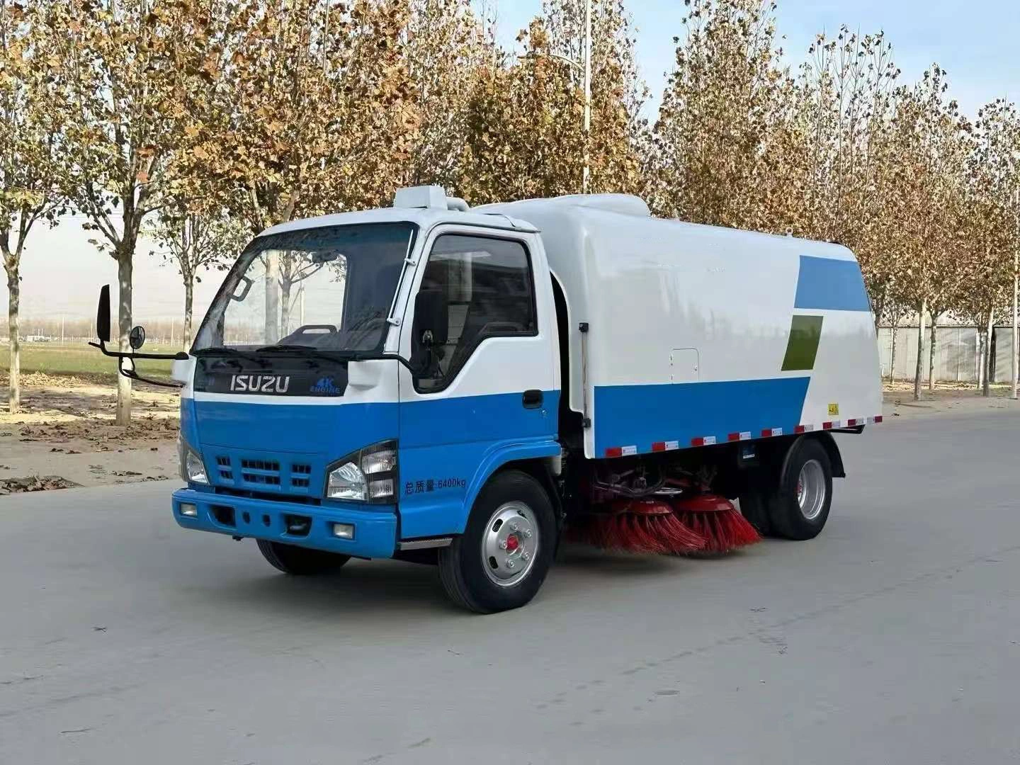 Isuzu road sweeper