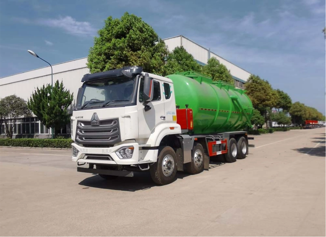 Large Sinotruk sewage suction truck