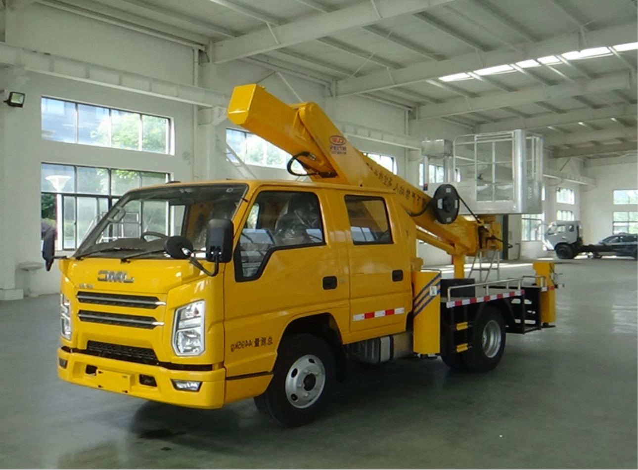 Jiangling double-row aerial work platform (17.5m straight arm)