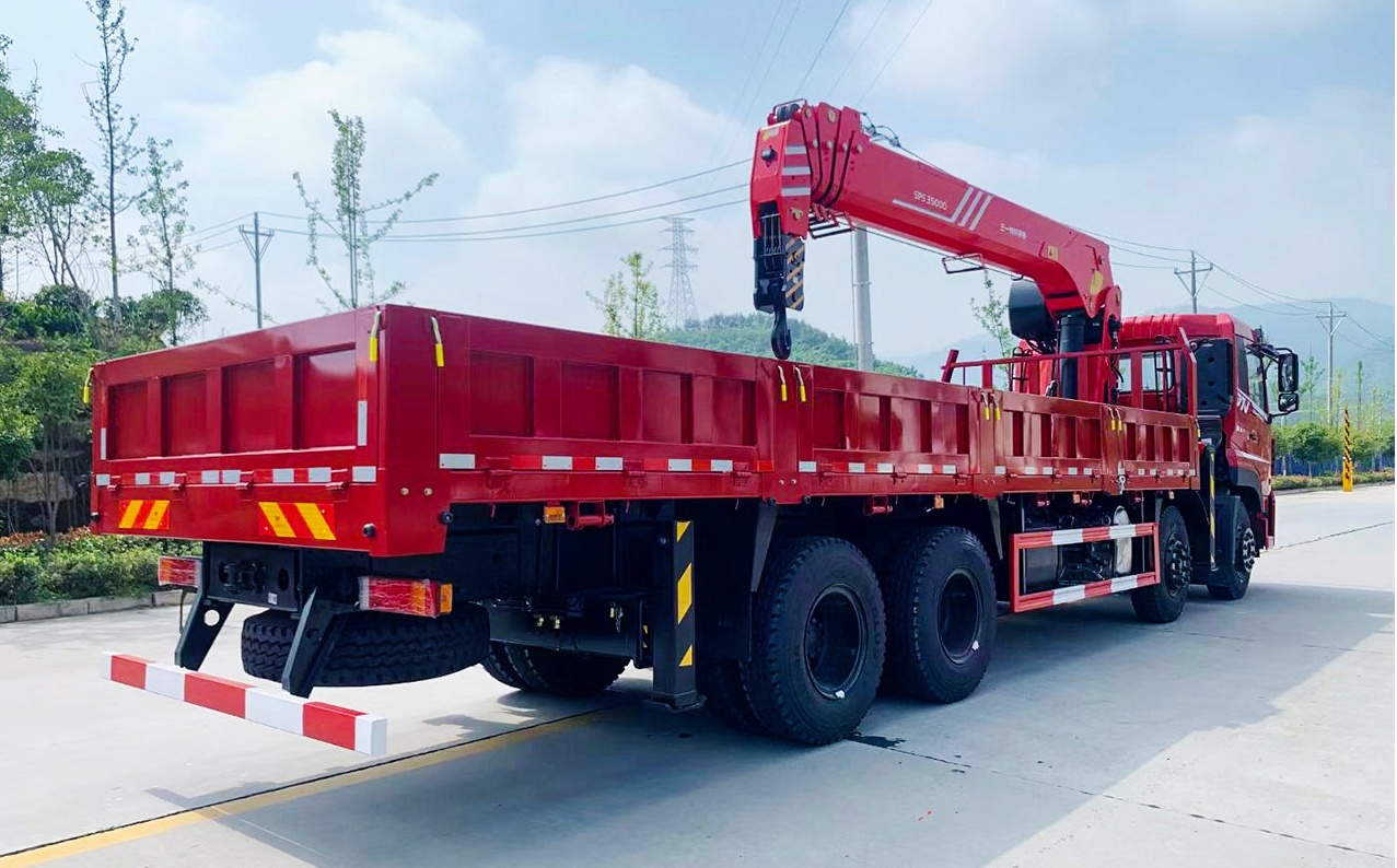 Dongfeng Smooth D7V four after eight + Xugong G14T-5 truck crane