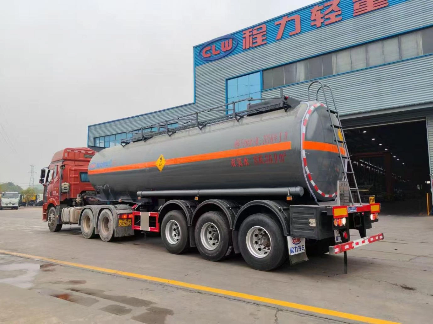 40-60 cubic chemical liquid transport truck