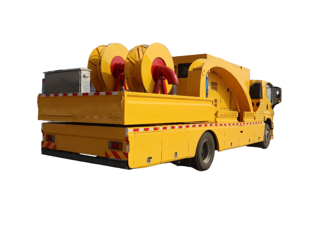 Isuzu large flow remote water supply and drainage rescue vehicle