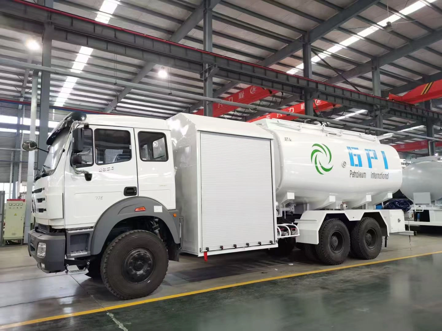 12 cubic Mercedes-Benz aircraft refueling truck