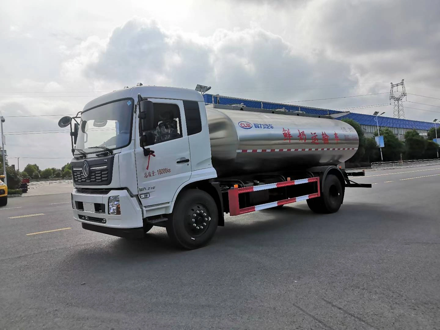 10-12 cubic fresh milk transport truck
