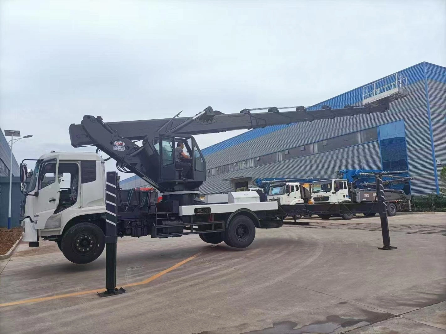Dongfeng Tianjin aerial work platform (40-45m straight arm)