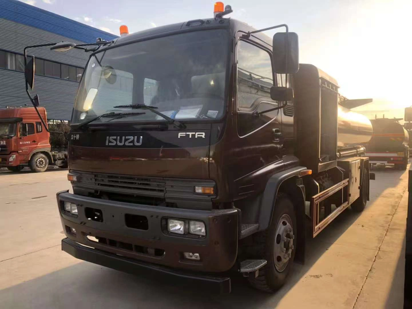 5-10 cubic Isuzu aircraft refueling truck