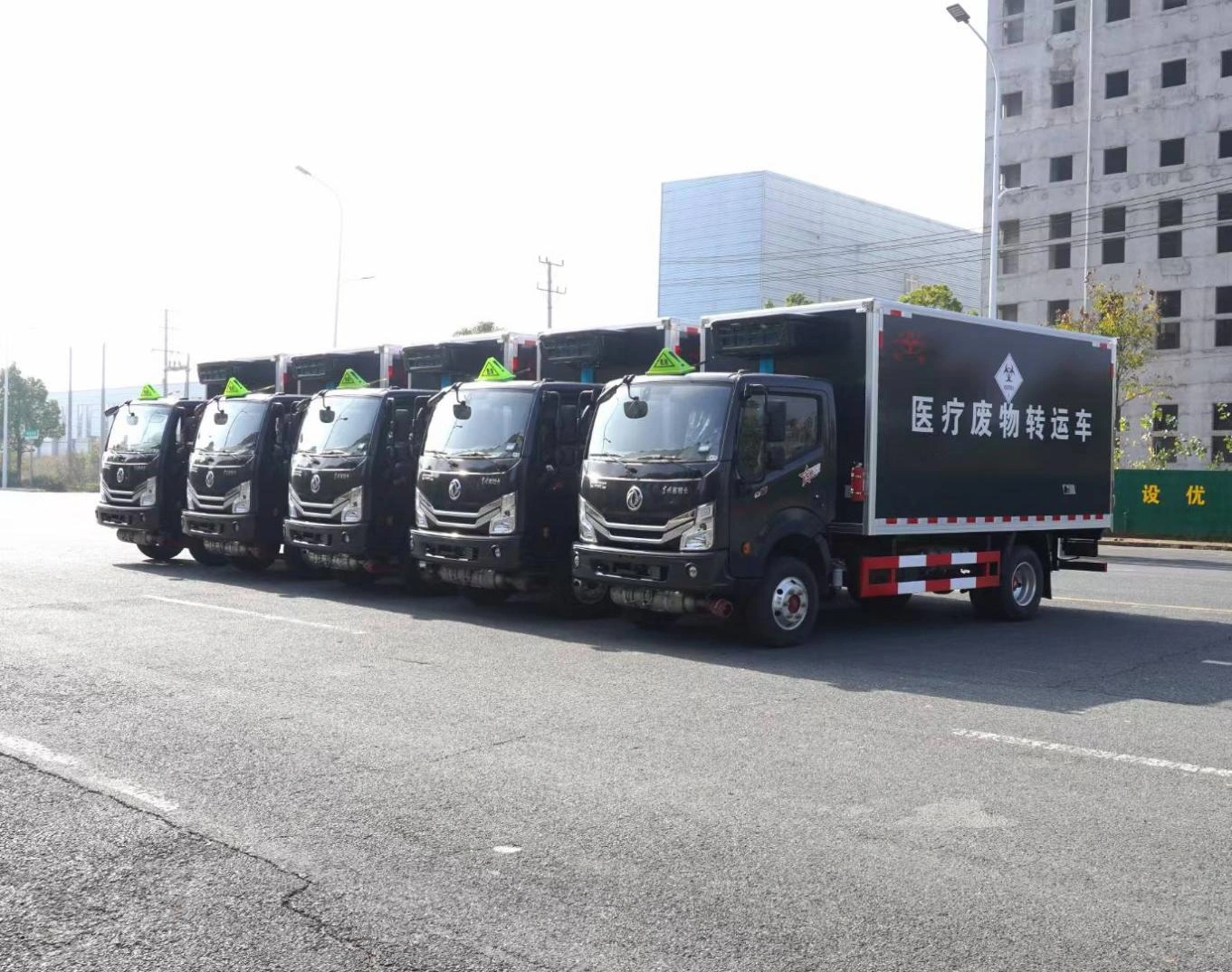 Medium-sized Dongfeng medical waste transfer vehicle