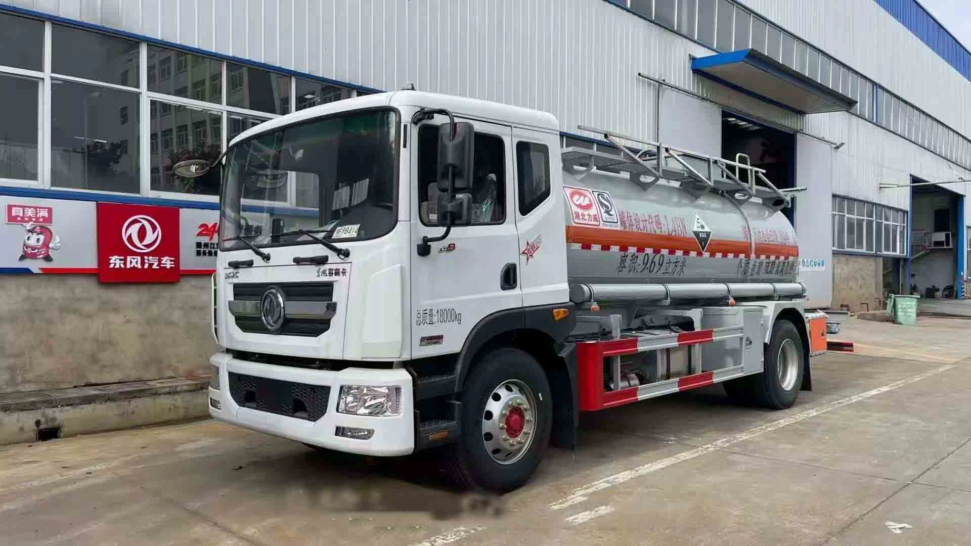 10 cubic chemical liquid transport truck