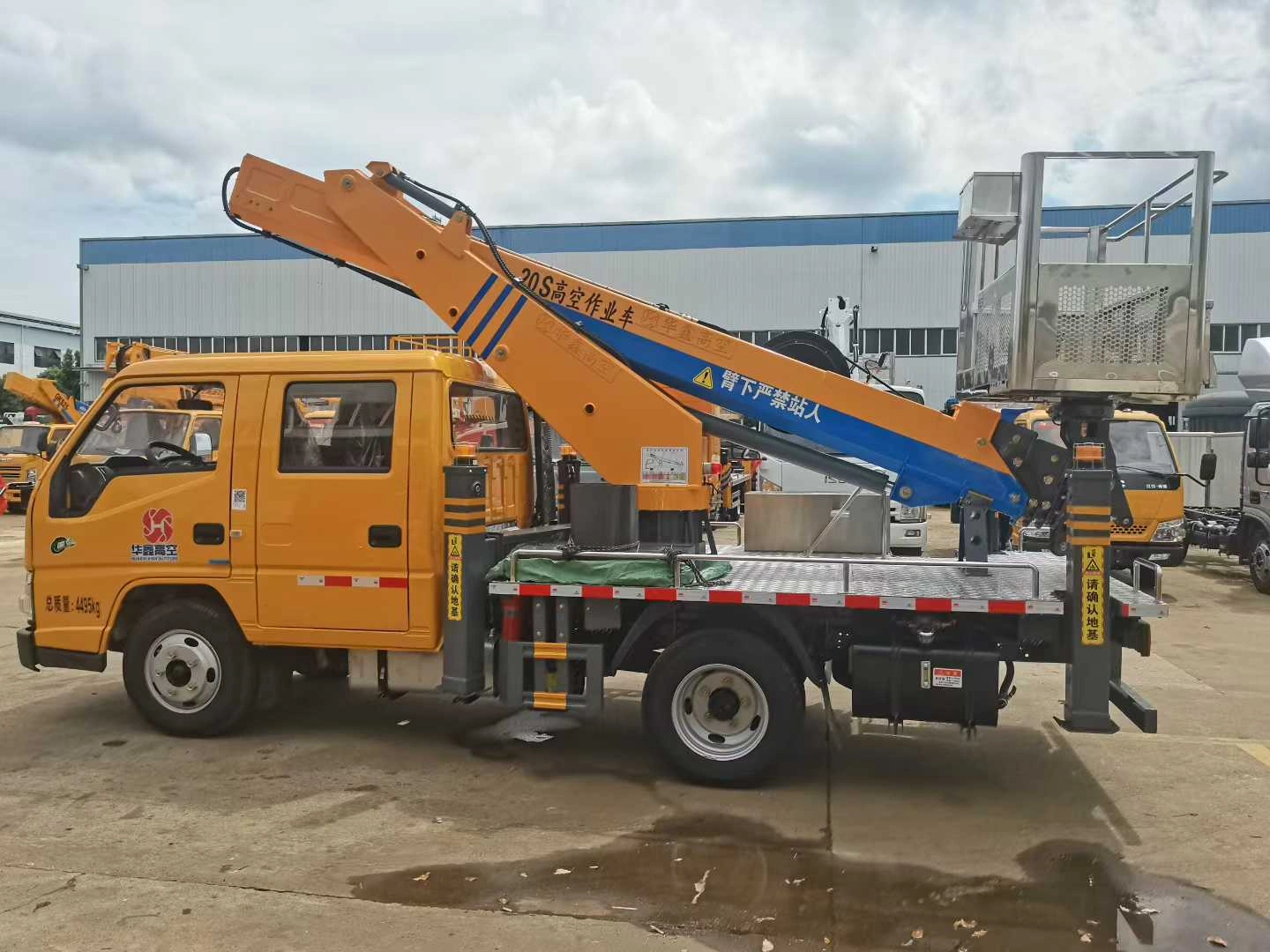 Jiangling double-row aerial work platform (16-20m straight arm)
