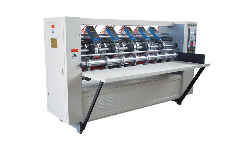 Thin blade slitter scorer