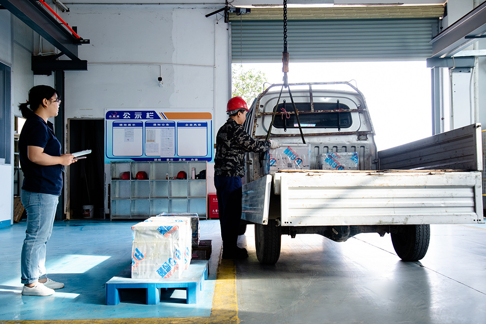 Prepare and ship goods