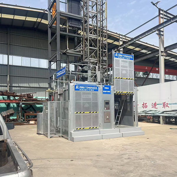 New Construction Hoist