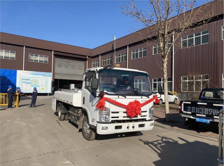 广西百色机场的飞机污水车完成交付