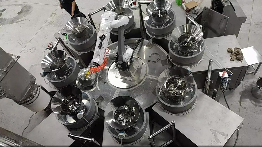 LX旋壓滾圓機(jī)器人連線