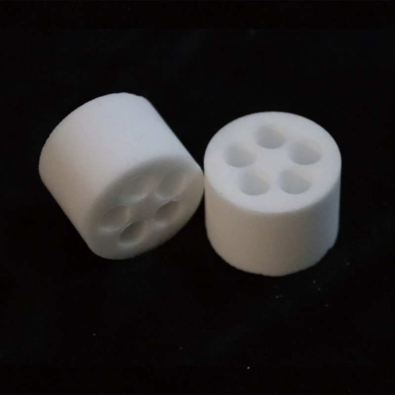 五孔盐环 five-hole salt ring