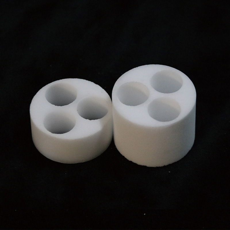 三孔盐环 Three-hole salt ring