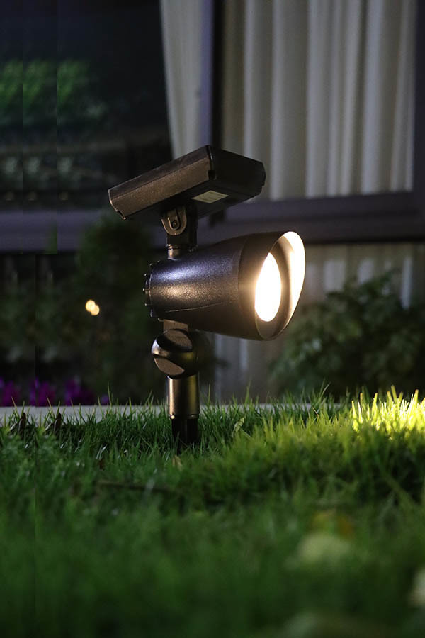 Solar spot light