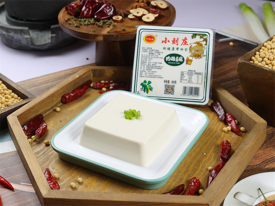 方盒内酯豆腐