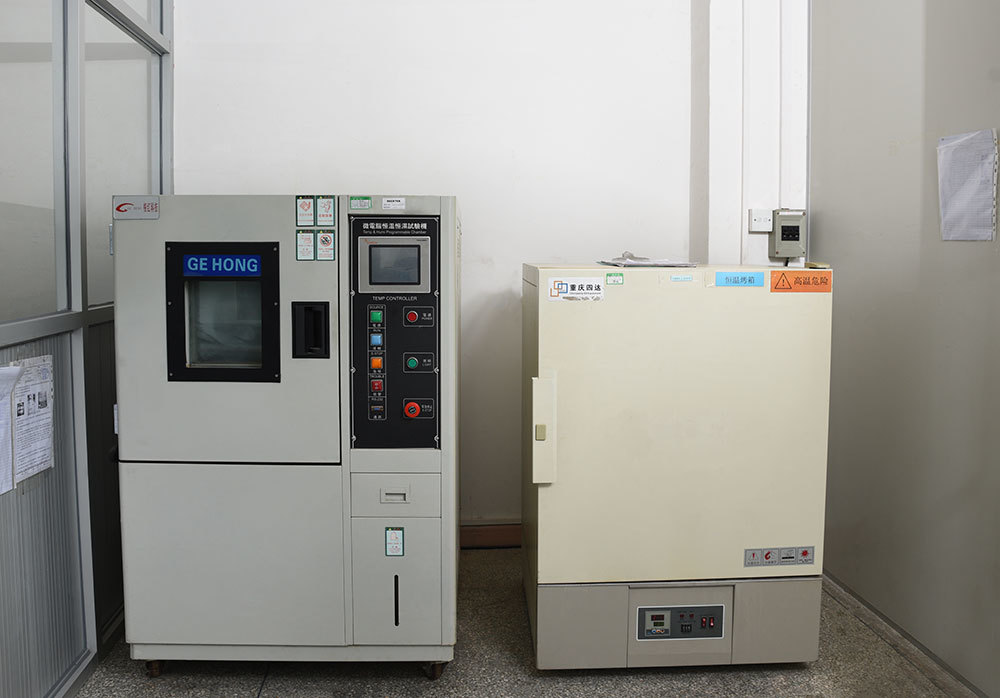 Humidity and Temperature Controlled Test Chamber