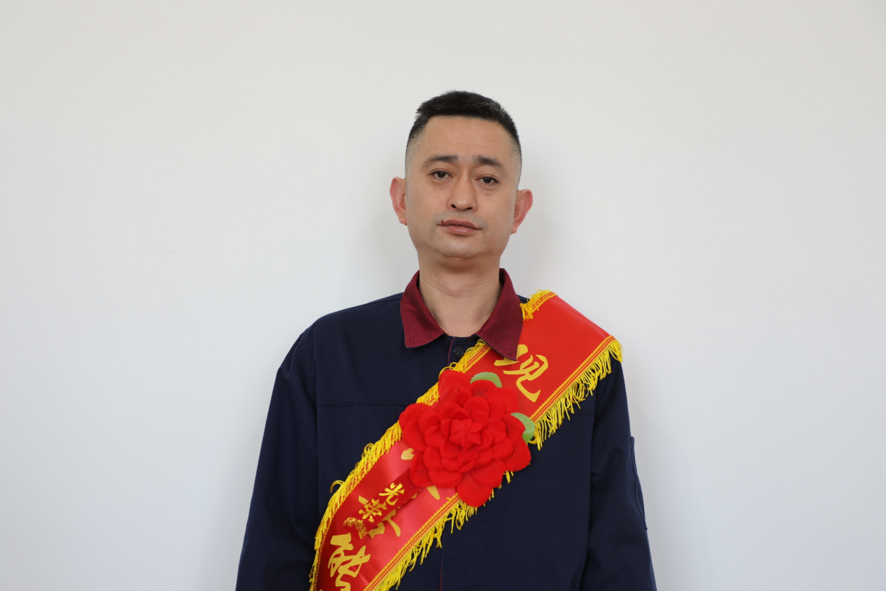 現(xiàn)場改善能手代表——煉鋼廠二車間 張曉勇