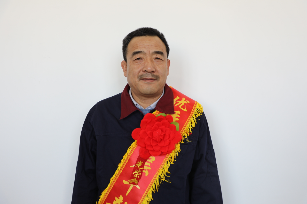 優(yōu)秀中層干部代表——原料廠一車間 王好