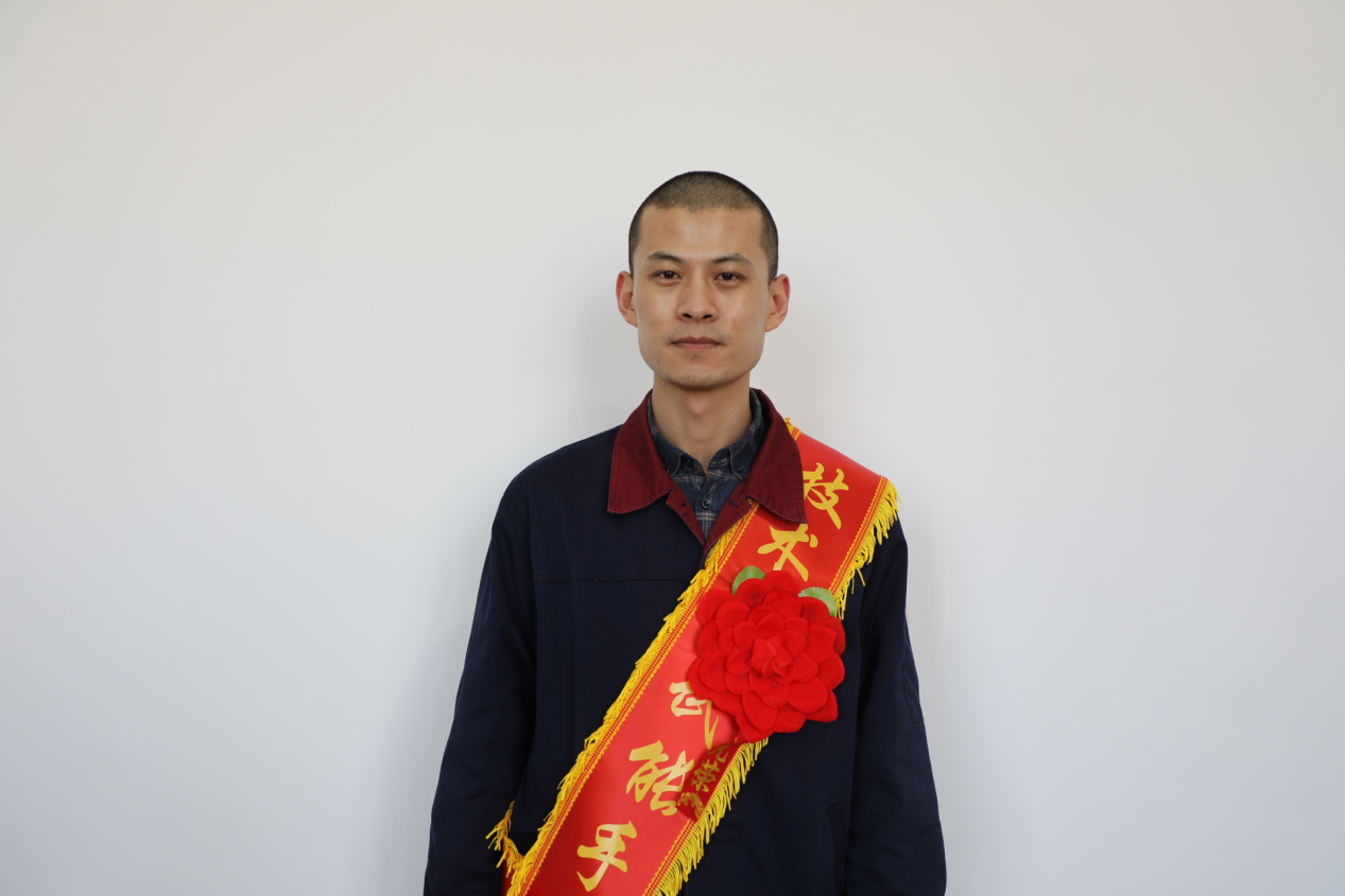 技術(shù)比武能手代表——煉鐵廠二車間 王鶴群