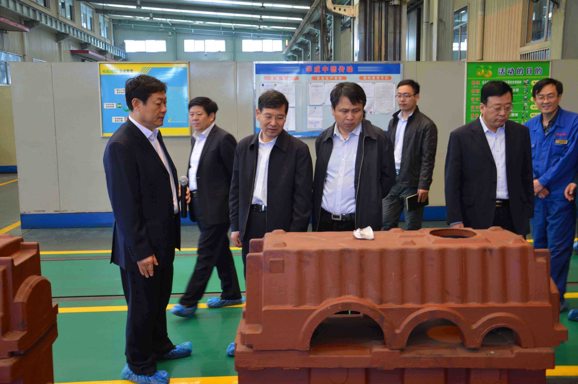 淄博市委副书记、市长周连华视察我公司