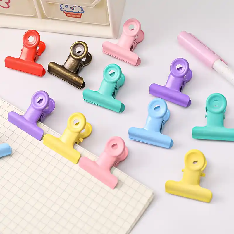 Binder clip