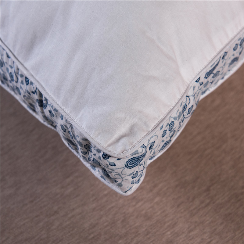 ORT8MM19：Printed Gusset Pillow
