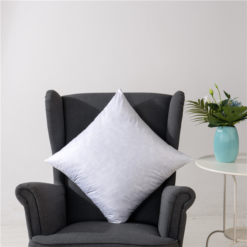ORT1LK19: polyester duck feather cushion(BSCI OKO DOWNPASS RDS)