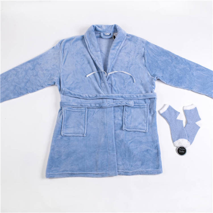 ORT3CS05: Robe Cozy Sock 2 PC Spa Set