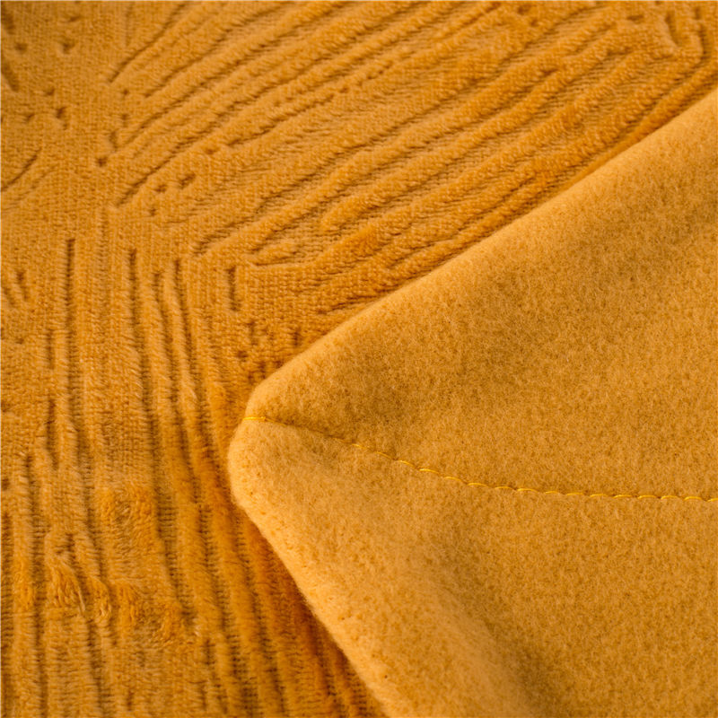 ORT3LY09 Embossed flannel blanket (OKO BSCI)