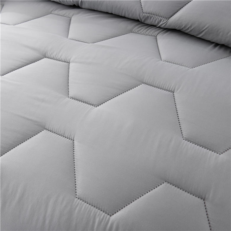 ORT2AL2:Pinsonic quilt, filling 450gsm BSCI ,OEKO ,Recycle