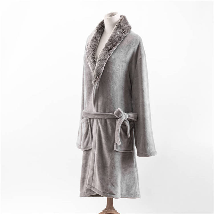ORT3CS03: Solid Flannel RobeS With Faux Fur Collar