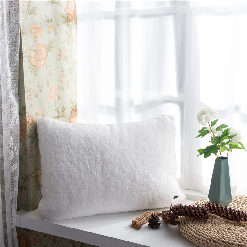 ORT2LY11 sherpa pillow (OKO BSCI)