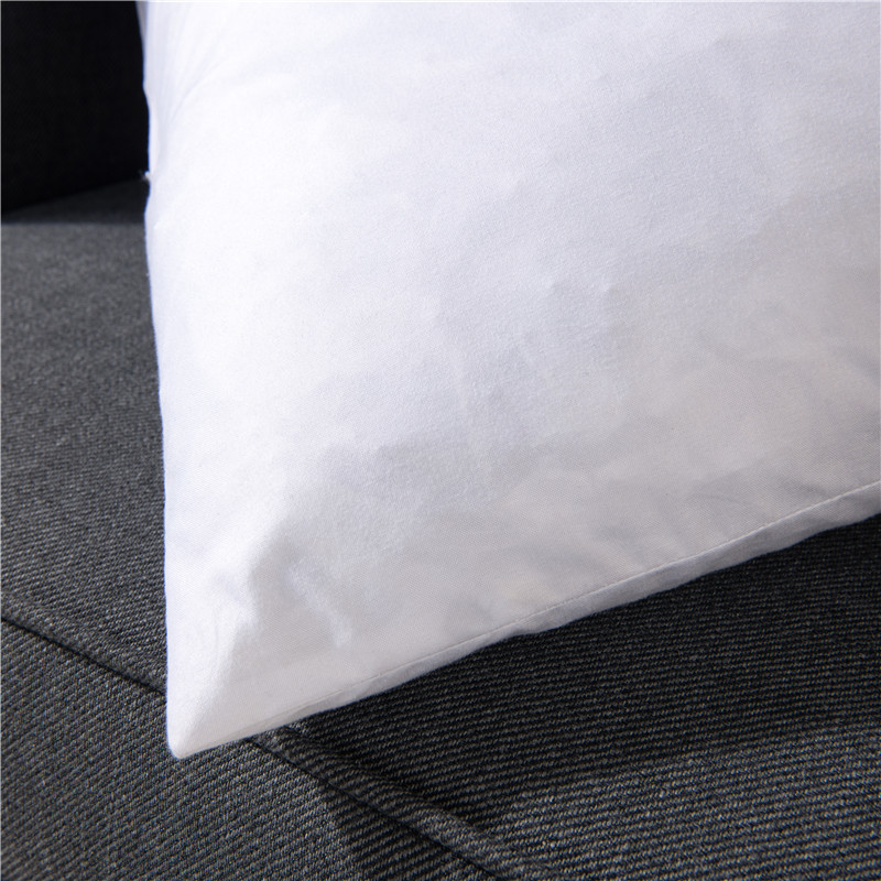 ORT1LK19: polyester duck feather cushion(BSCI OKO DOWNPASS RDS)