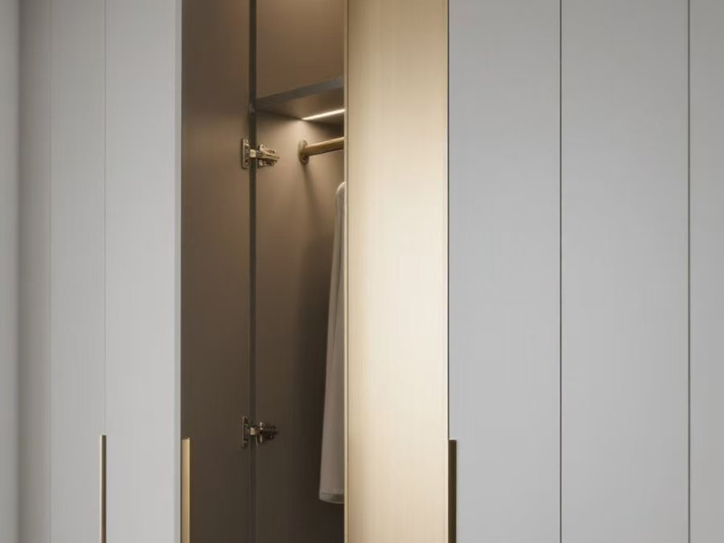 Classification and characteristics of hinges