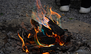 Although flame powder (especially outdoor flame powder that can produce colorful effects) can add fun to activities