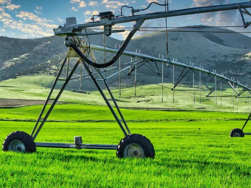 Fully automatic sprinkler irrigation machine