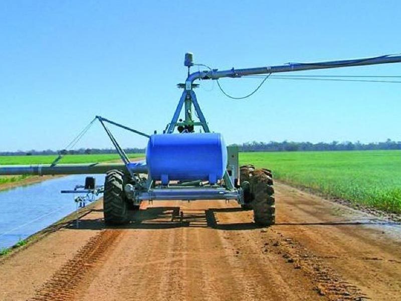 Four wheel mobile sprinkler irrigation system