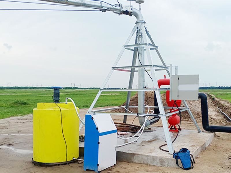 Central fixed water and fertilizer integrated machine