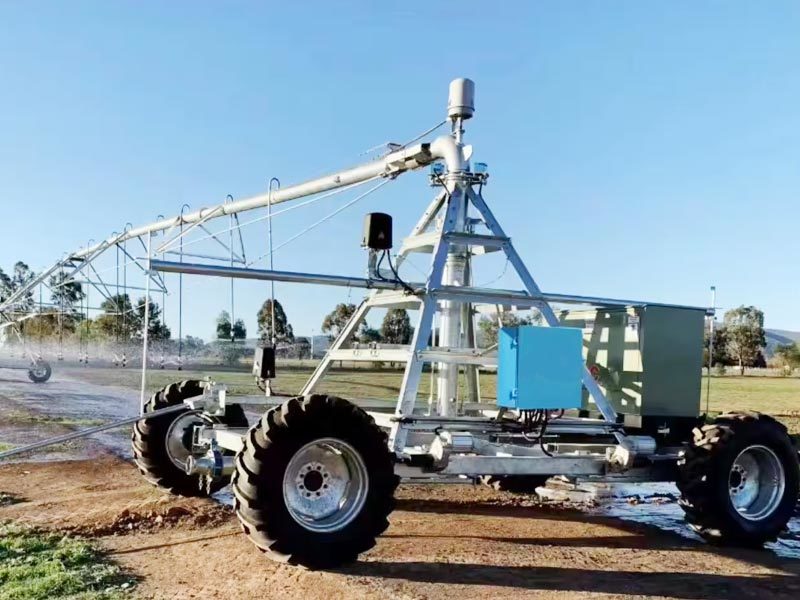 Four Wheel and Rotating irrigation machine