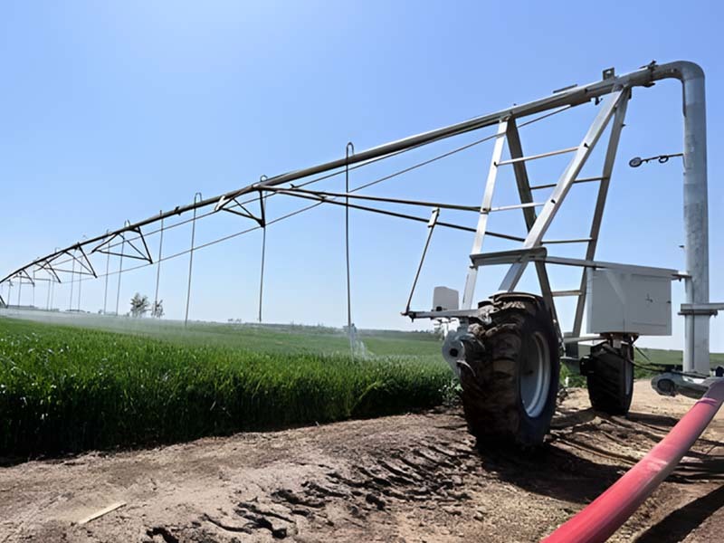Lateral Traveling Irrigator