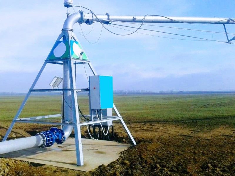 Central fixed water and fertilizer integrated machine