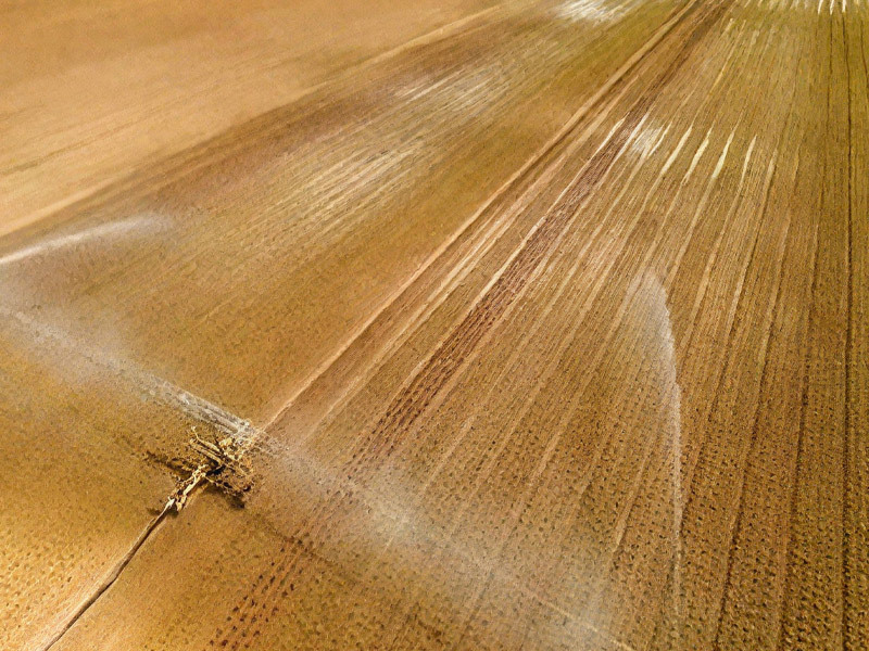 Roll type sprinkler irrigation machine