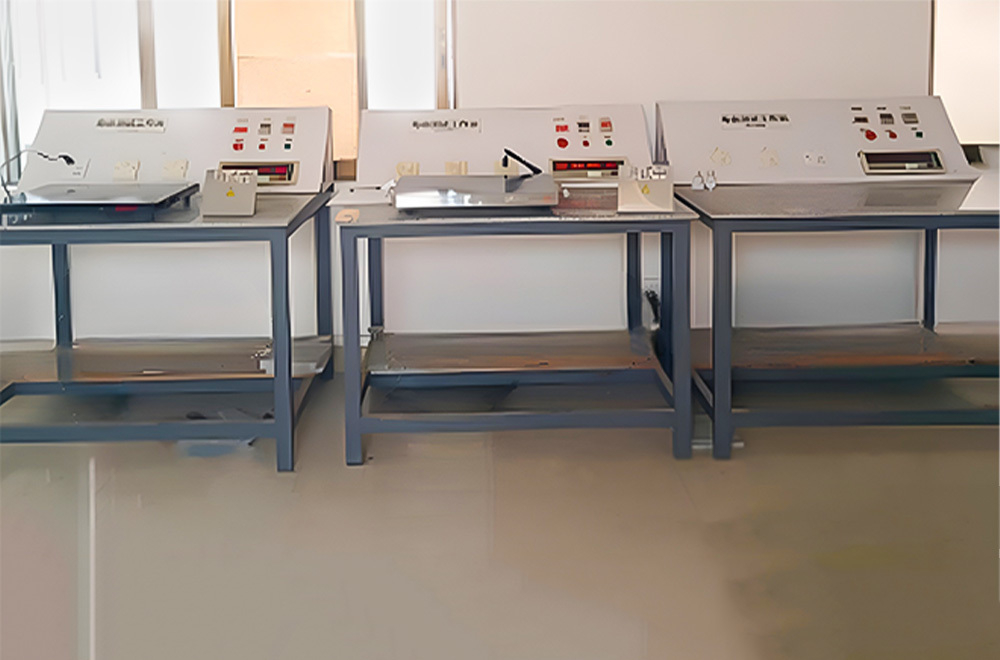 Weak Current-Test Bench