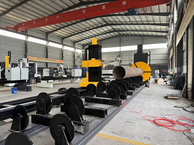T1200 Roller Bed CNC Pipe Cutting Beveling Machine For Large Diameter