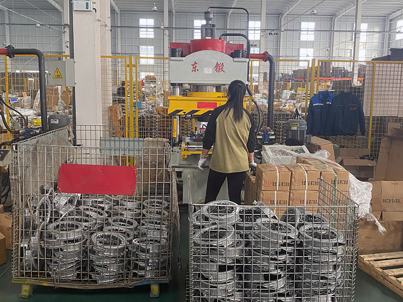Working principle of clutch pressure plate